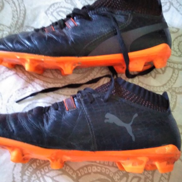 Puma cleats size 5.5 - Picture 3 of 6